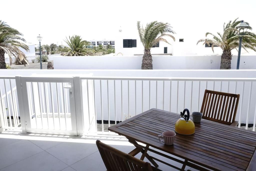 Calma House Lägenhet Costa Teguise Exteriör bild
